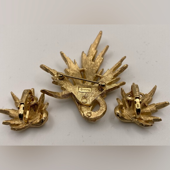 Crown Trifari Signed Leaf Pendant/Brooch & Clip On Earrings SET 50’s Vintage - Picture 8 of 12